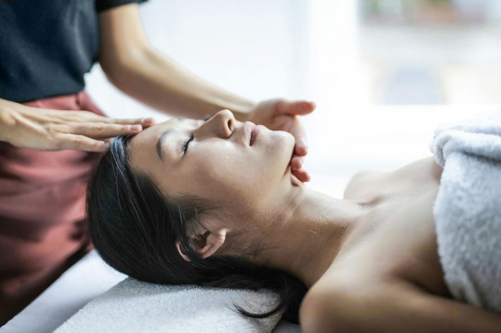 What To Expect At A Pair's Massage therapy? 